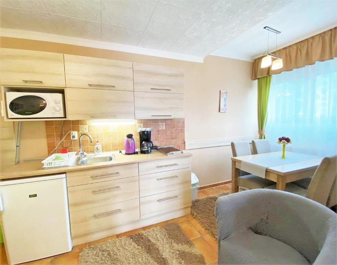 Apartman Siesta Buek - Buekfuerdo Bagian luar foto