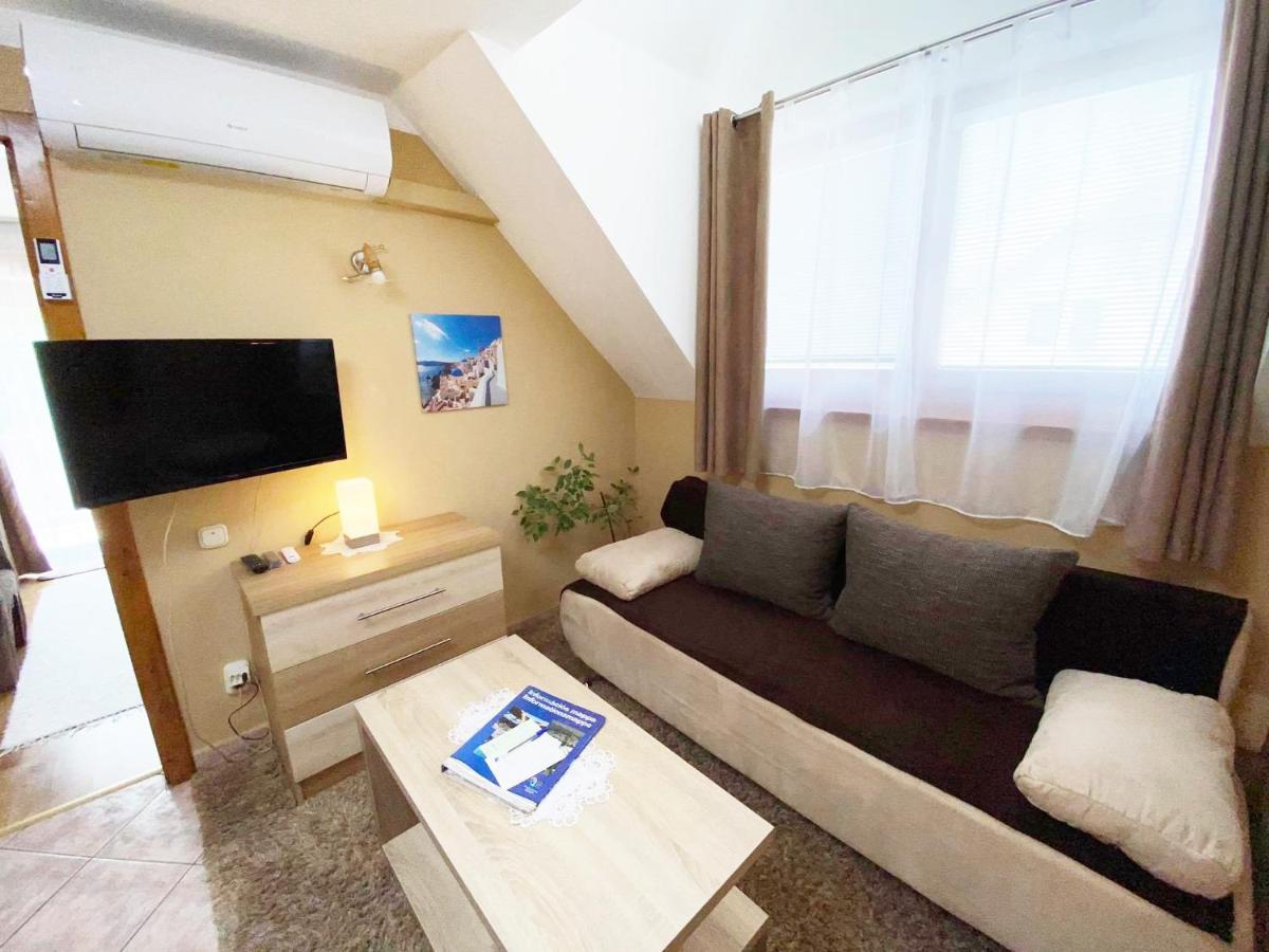 Apartman Siesta Buek - Buekfuerdo Bagian luar foto