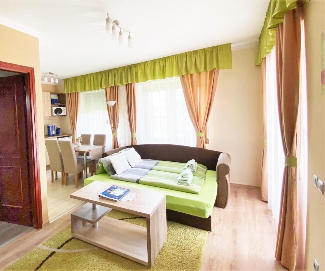 Apartman Siesta Buek - Buekfuerdo Bagian luar foto