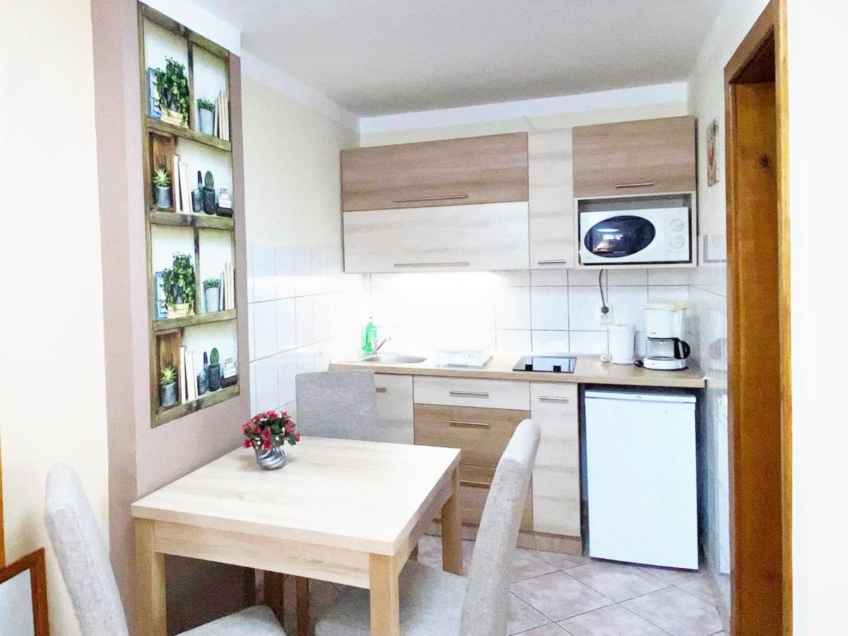 Apartman Siesta Buek - Buekfuerdo Bagian luar foto