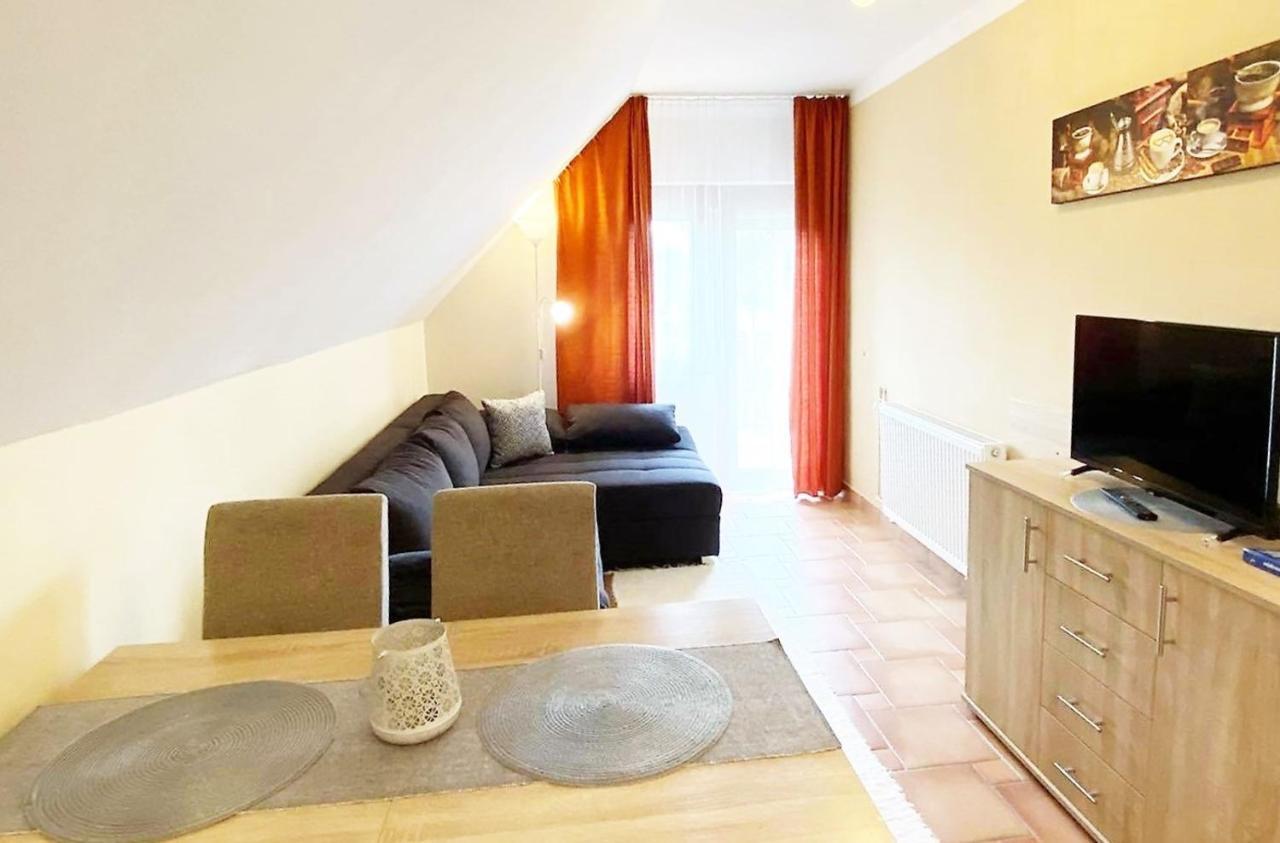 Apartman Siesta Buek - Buekfuerdo Bagian luar foto