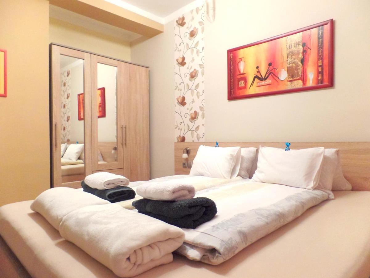Apartman Siesta Buek - Buekfuerdo Bagian luar foto