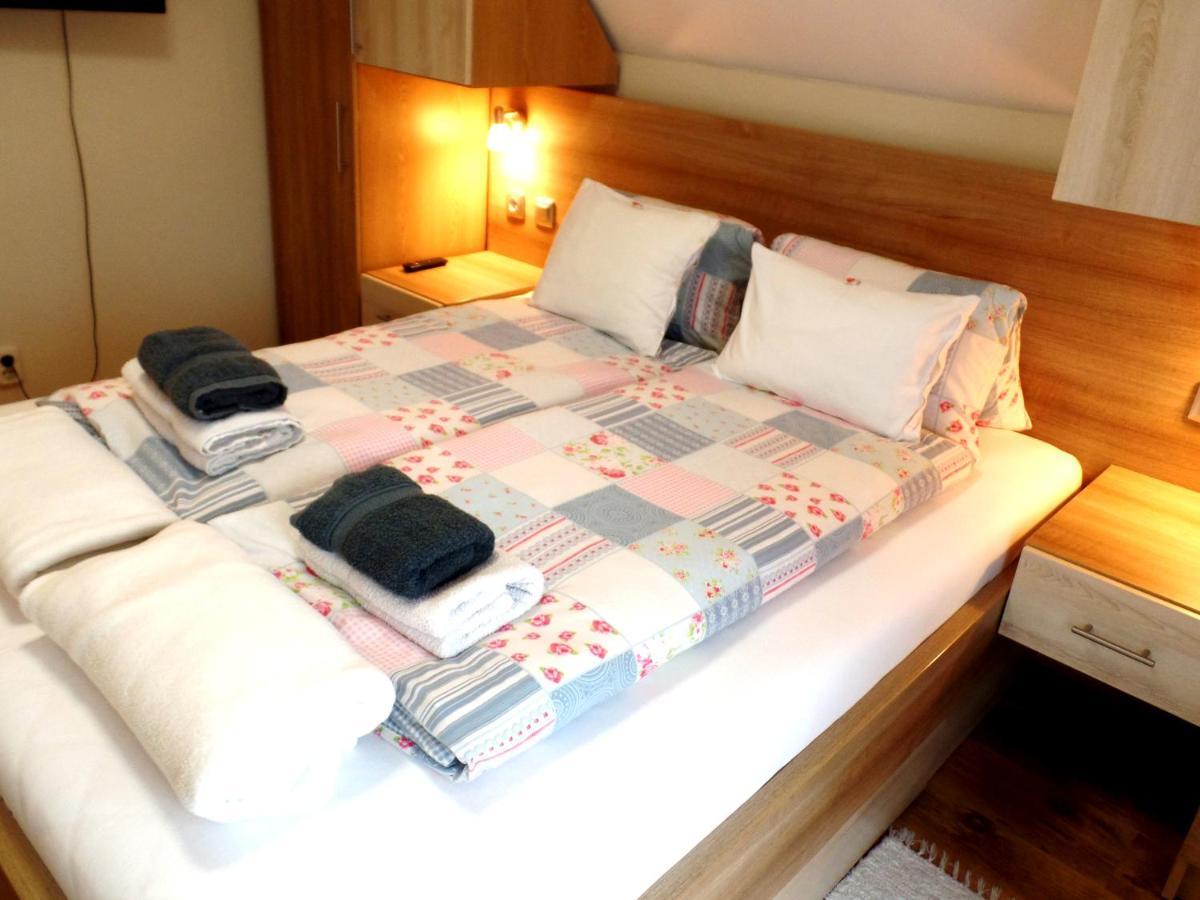 Apartman Siesta Buek - Buekfuerdo Bagian luar foto