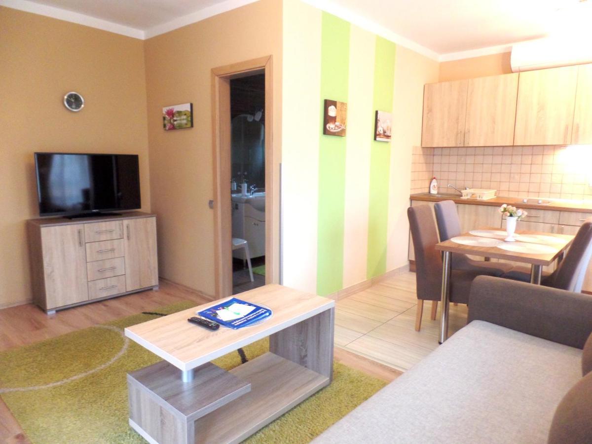 Apartman Siesta Buek - Buekfuerdo Bagian luar foto