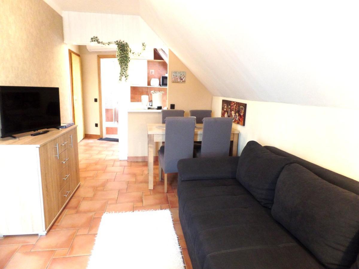 Apartman Siesta Buek - Buekfuerdo Bagian luar foto