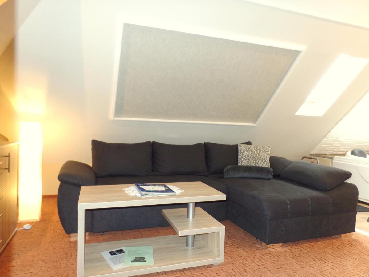 Apartman Siesta Buek - Buekfuerdo Bagian luar foto