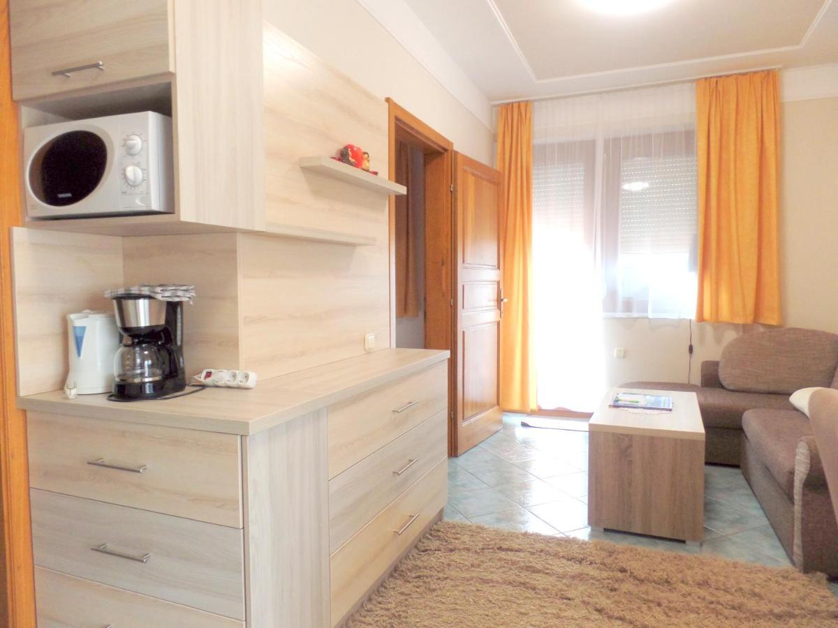 Apartman Siesta Buek - Buekfuerdo Bagian luar foto