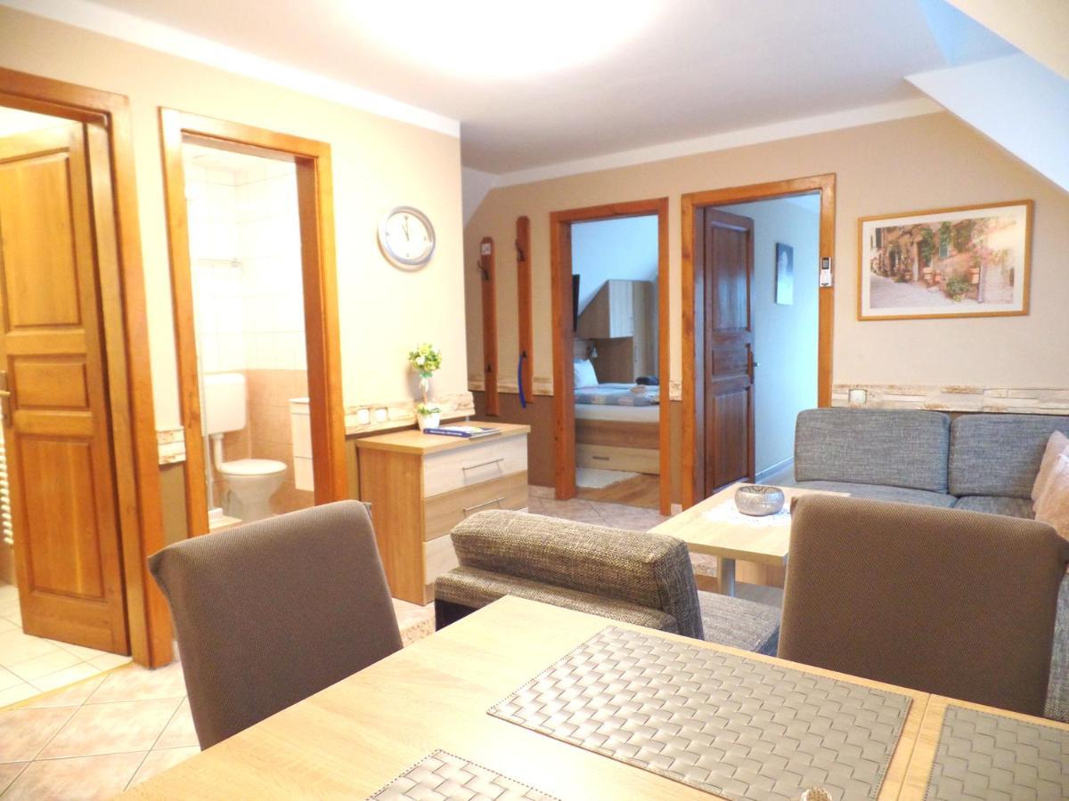 Apartman Siesta Buek - Buekfuerdo Bagian luar foto