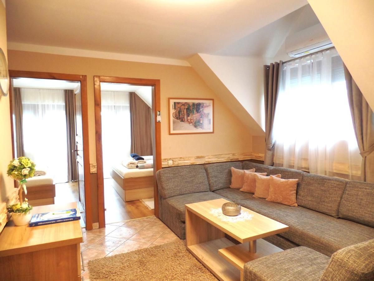 Apartman Siesta Buek - Buekfuerdo Bagian luar foto