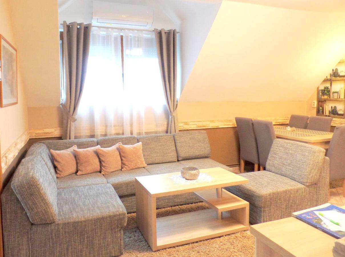 Apartman Siesta Buek - Buekfuerdo Bagian luar foto