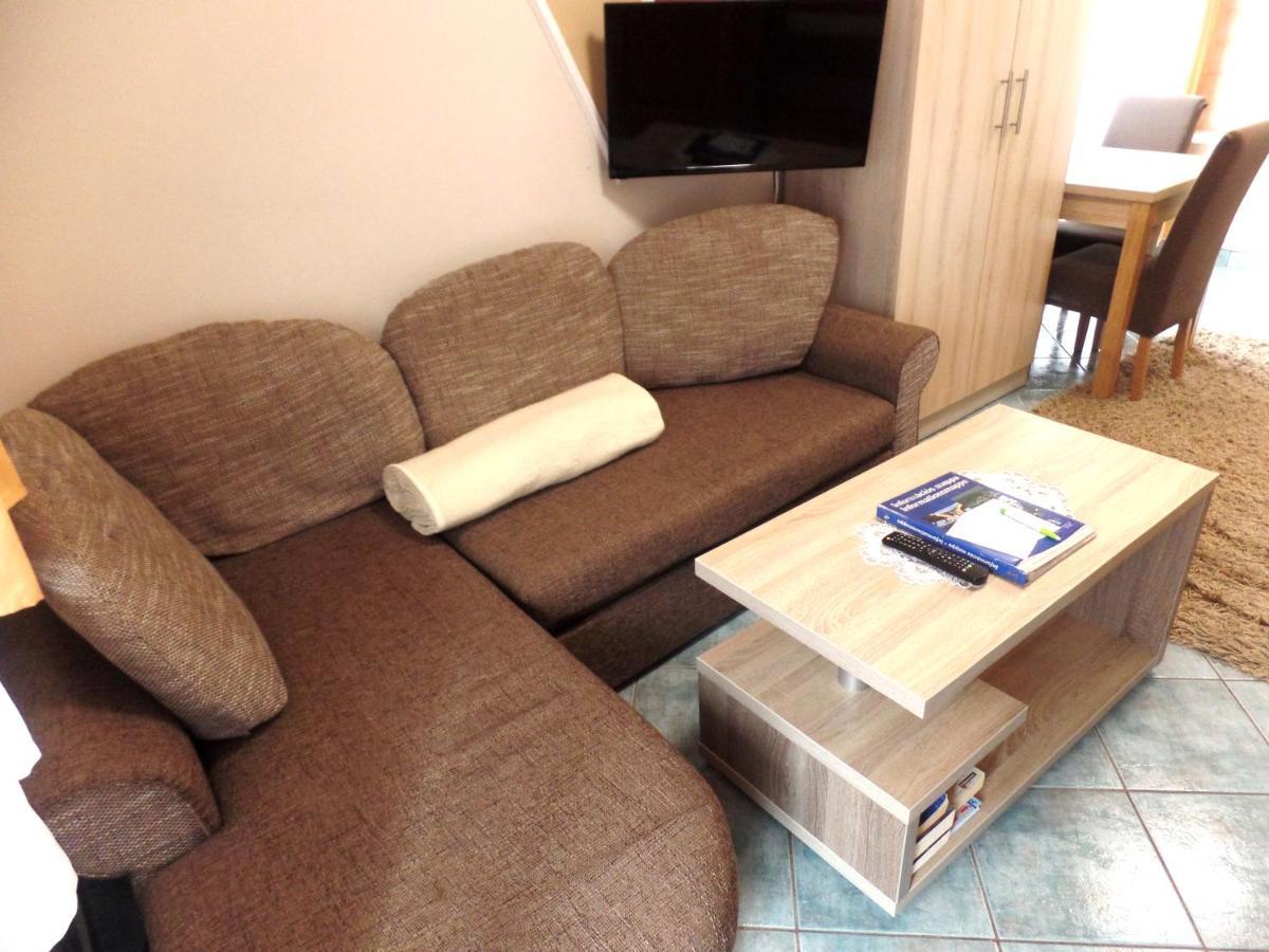 Apartman Siesta Buek - Buekfuerdo Bagian luar foto