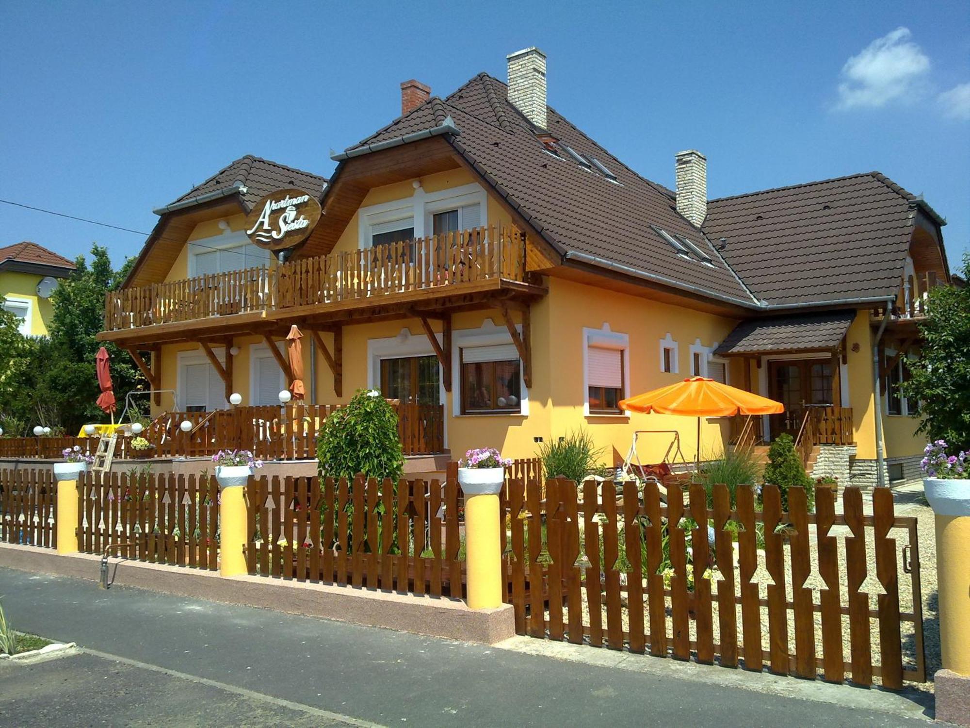 Apartman Siesta Buek - Buekfuerdo Bagian luar foto