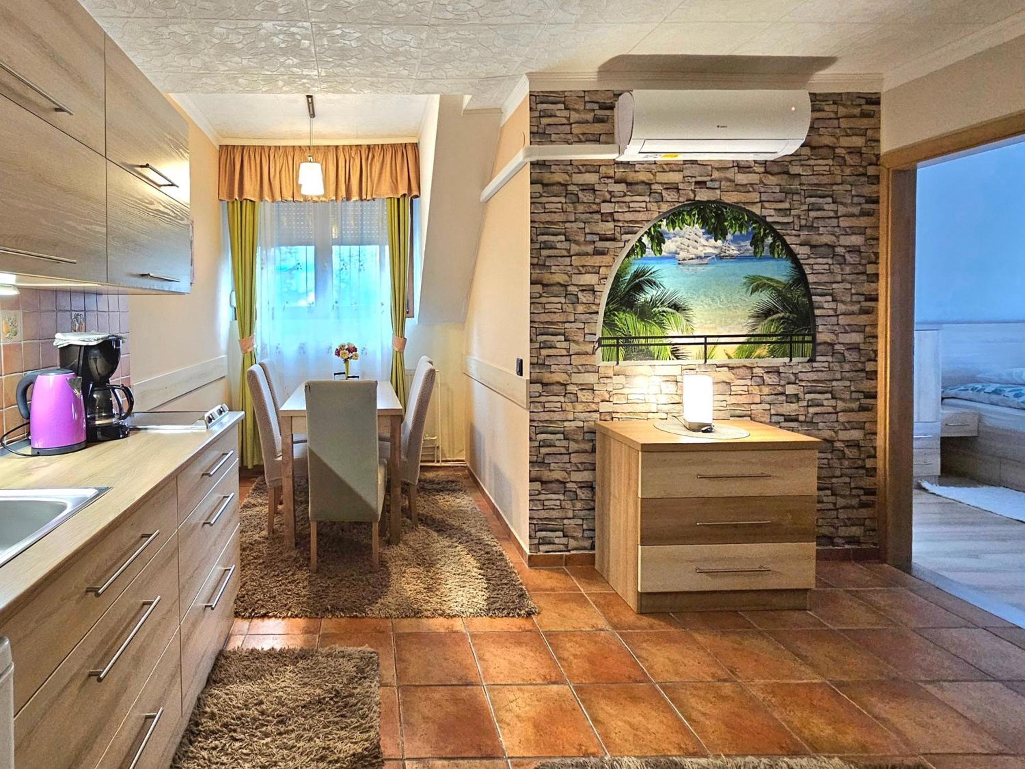 Apartman Siesta Buek - Buekfuerdo Bagian luar foto