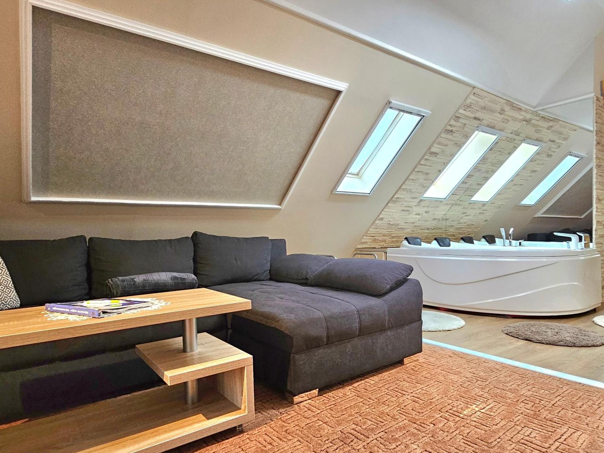 Apartman Siesta Buek - Buekfuerdo Bagian luar foto