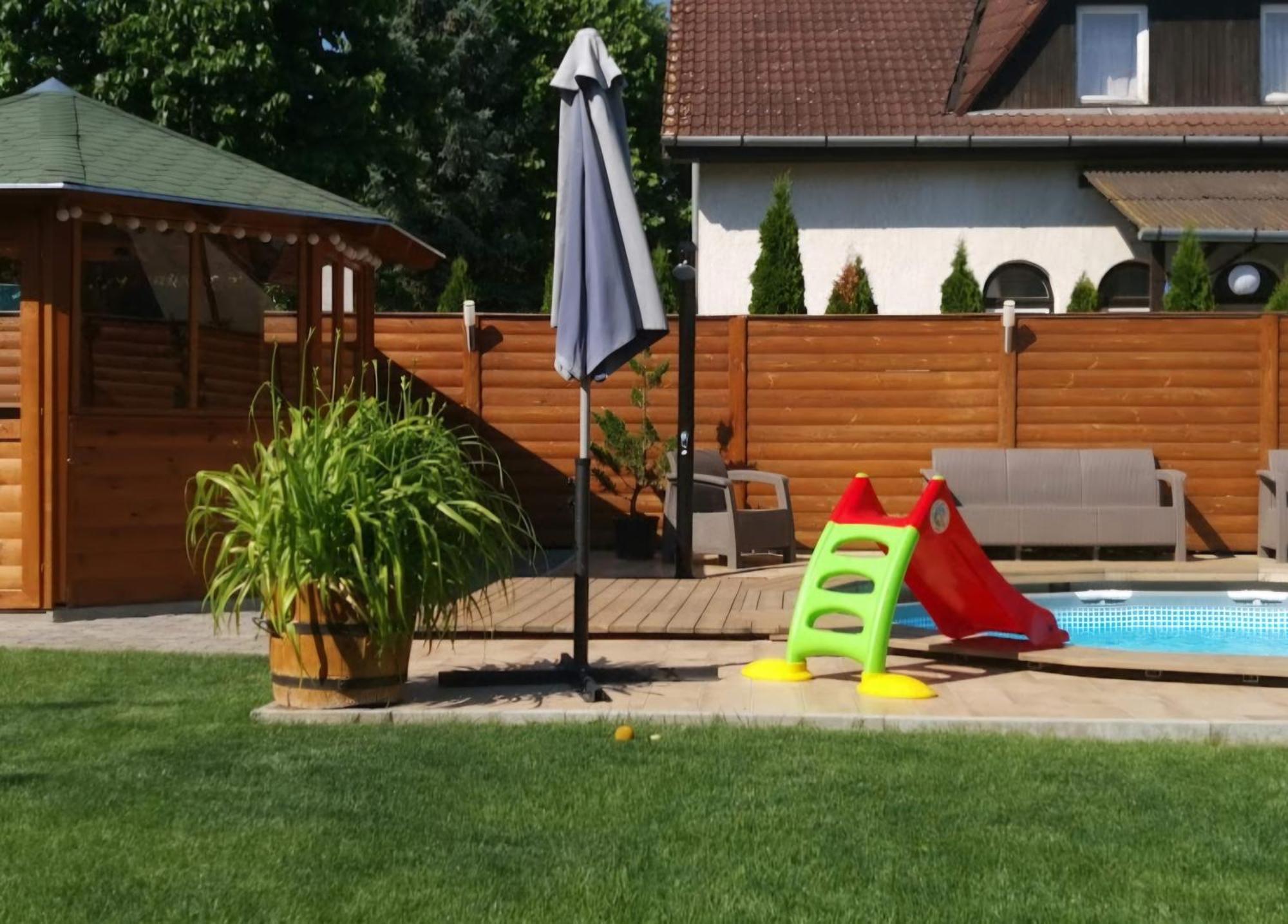 Apartman Siesta Buek - Buekfuerdo Bagian luar foto