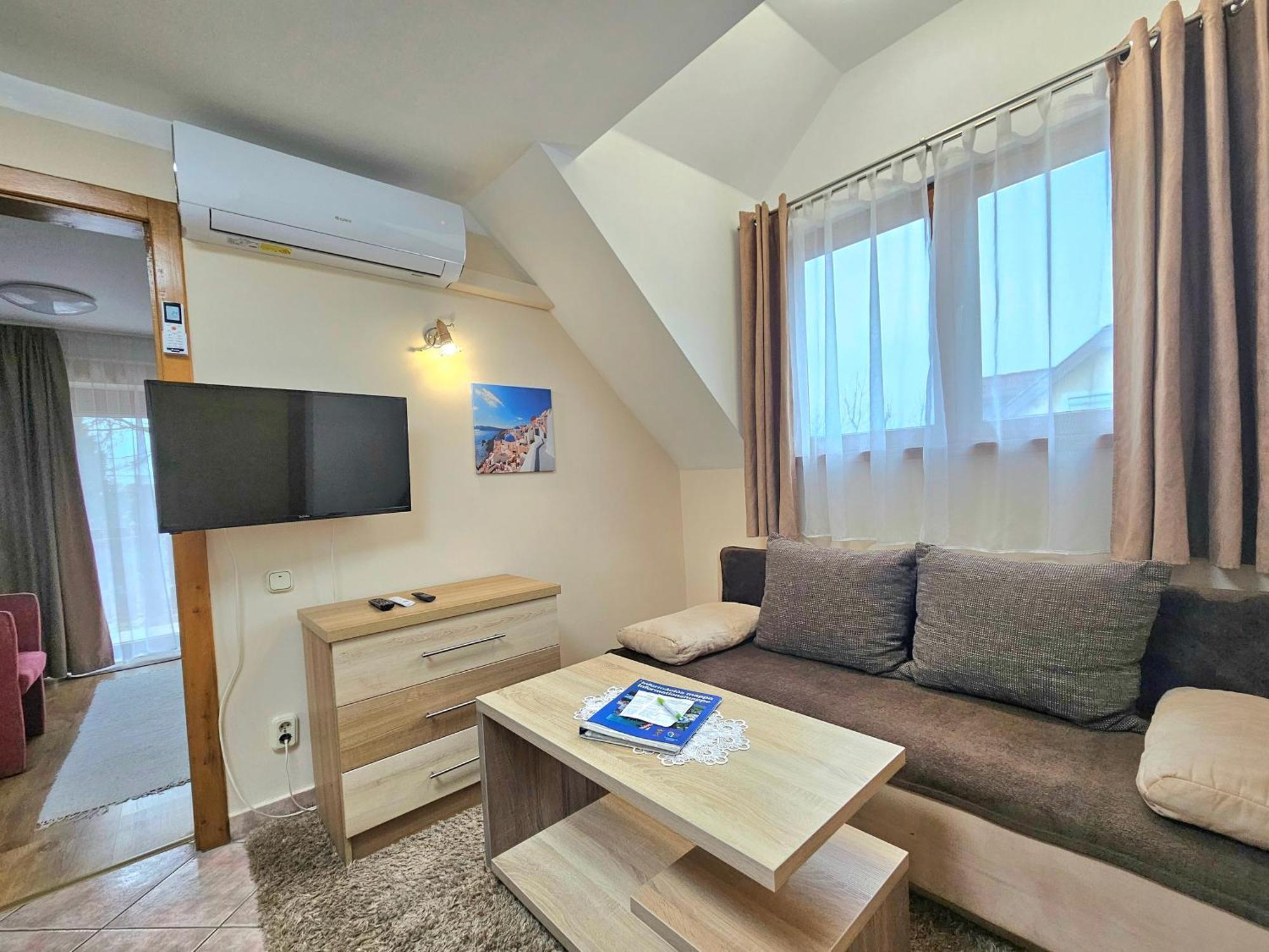 Apartman Siesta Buek - Buekfuerdo Bagian luar foto