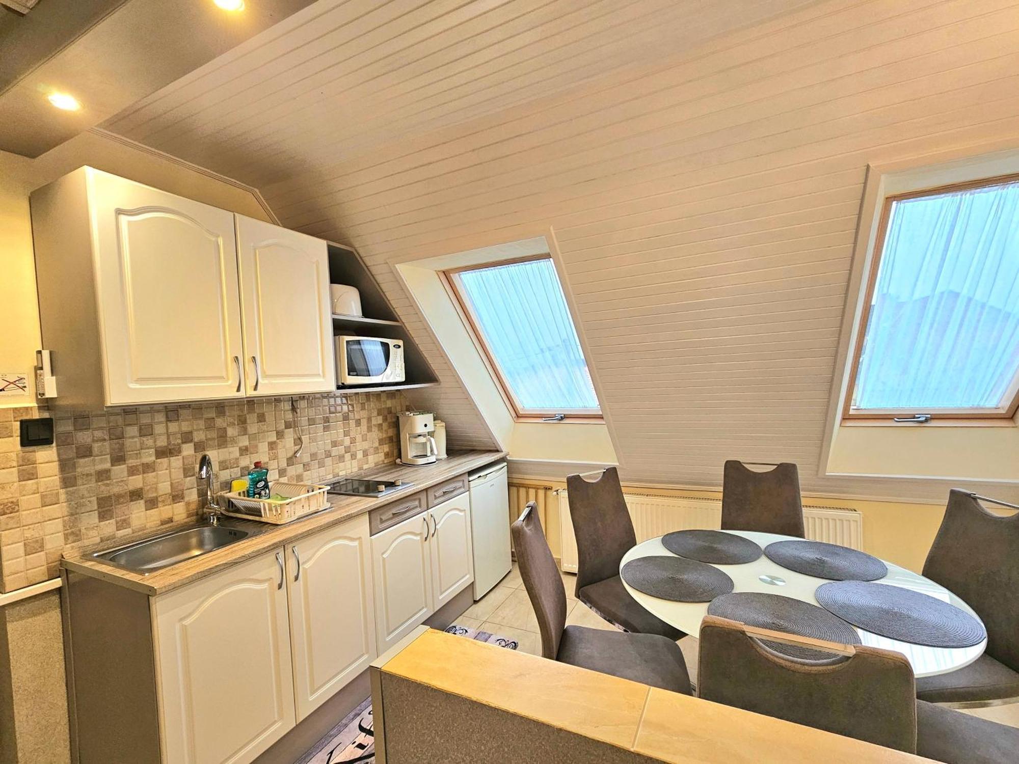Apartman Siesta Buek - Buekfuerdo Bagian luar foto