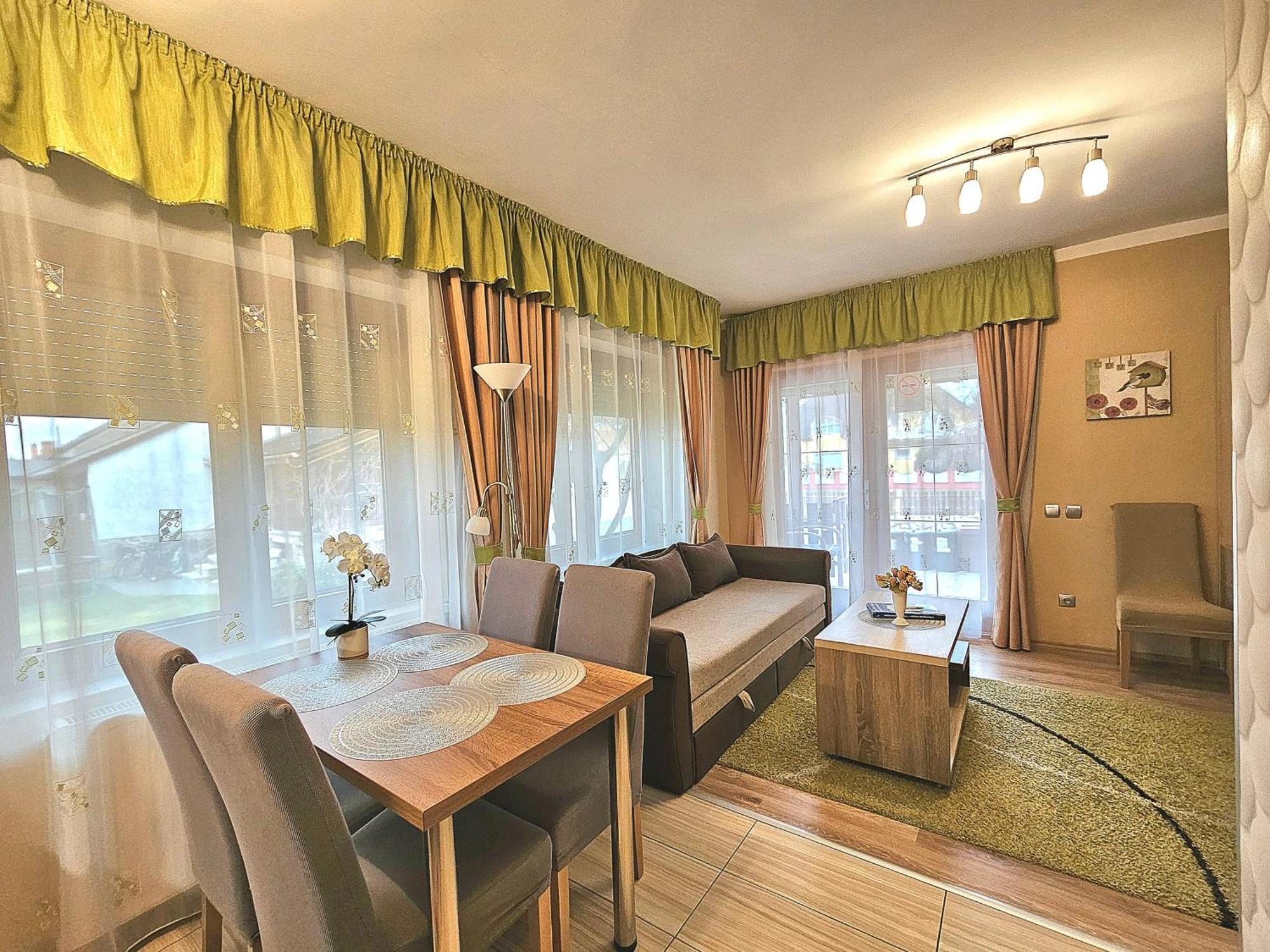 Apartman Siesta Buek - Buekfuerdo Bagian luar foto