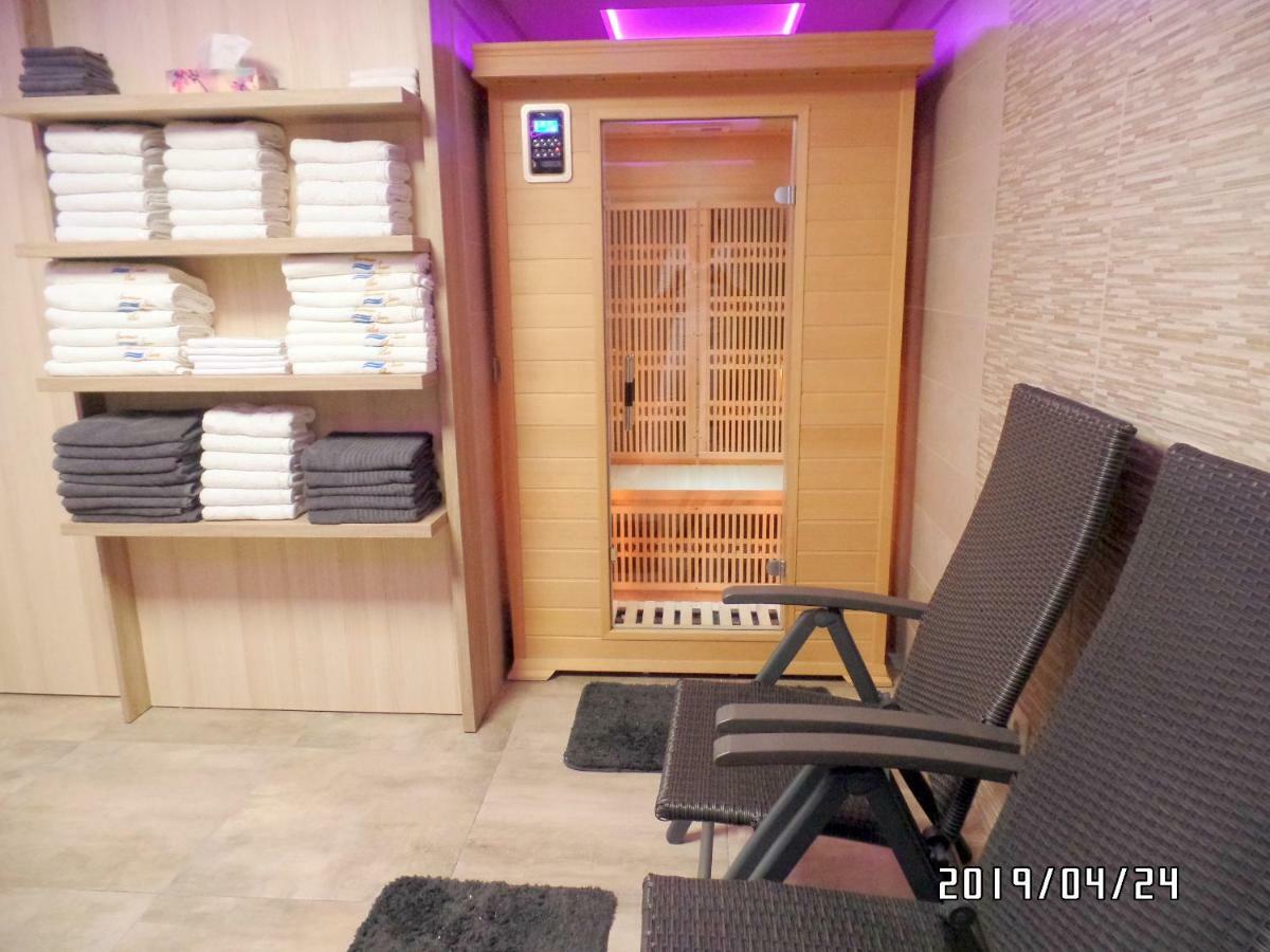 Apartman Siesta Buek - Buekfuerdo Bagian luar foto